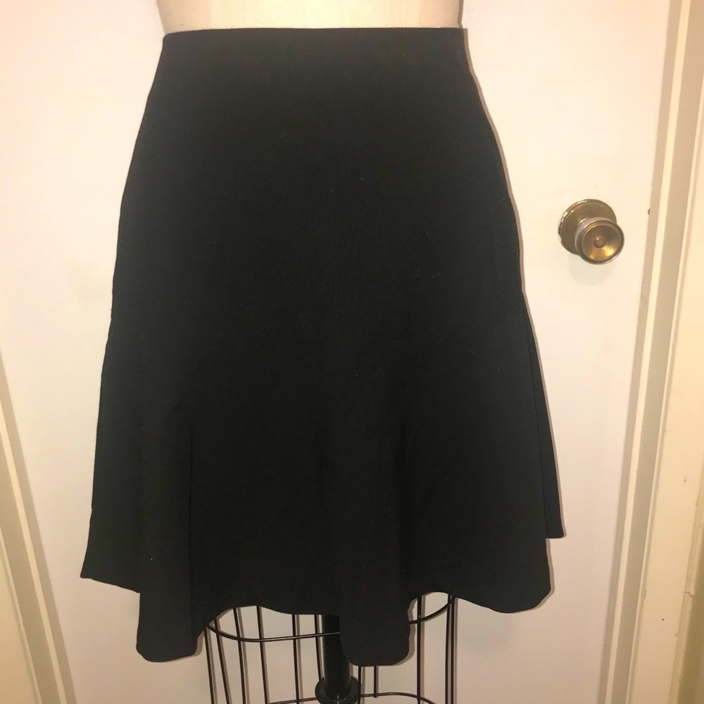 ANN TAYLOR black trumpet/ Flounce Skirt.